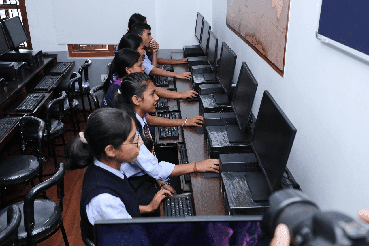 The Rise of Technology in Nepal: Transforming the Nation's Future